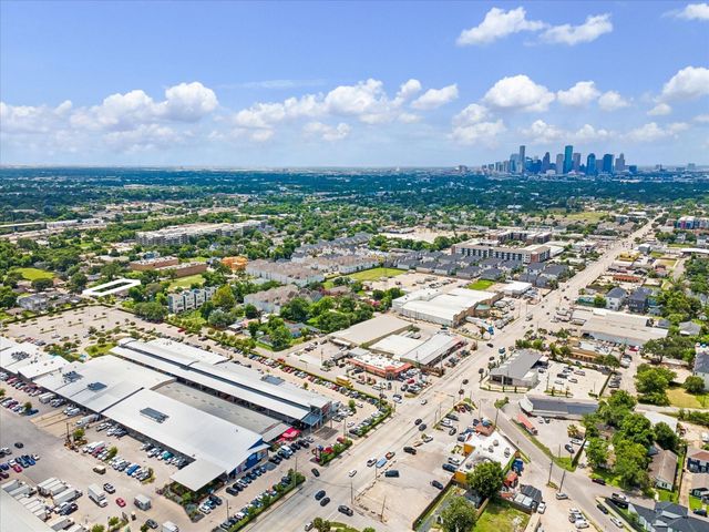 515 Service Street, Houston, TX 77009