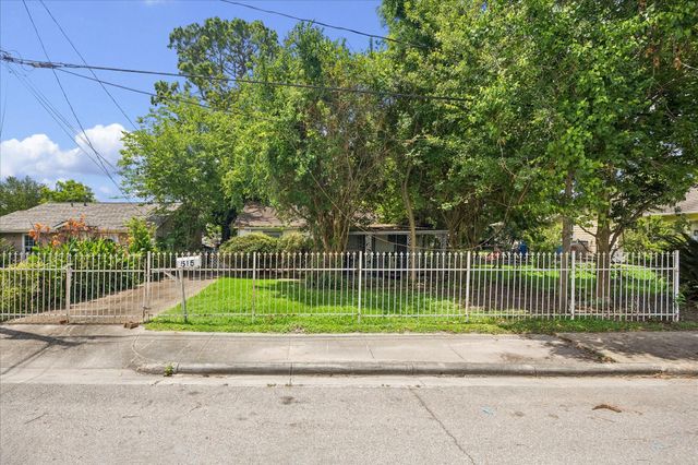 515 Service Street, Houston, TX 77009