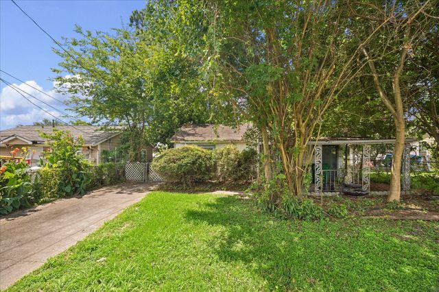 515 Service Street, Houston, TX 77009