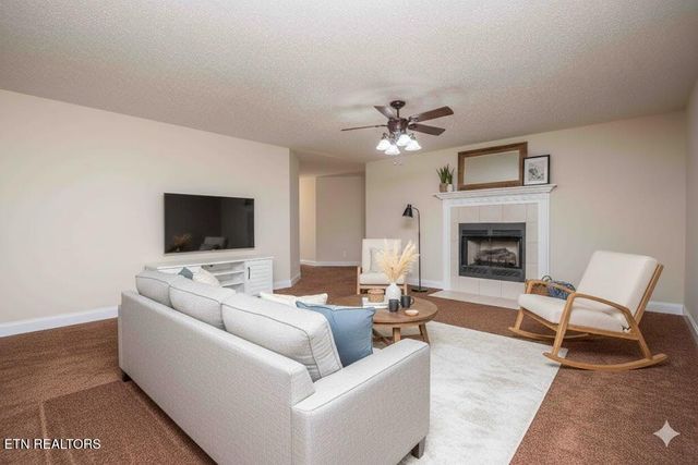 4723 Chesney Meadows Drive, Strawberry Plains, TN 37871