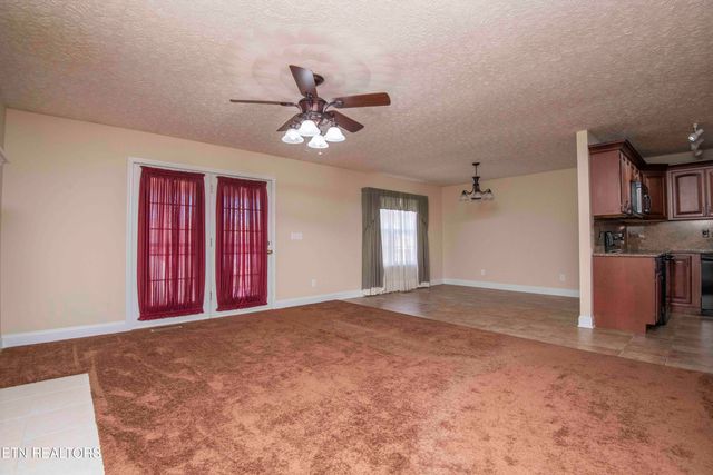 4723 Chesney Meadows Drive, Strawberry Plains, TN 37871