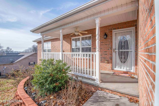 4723 Chesney Meadows Drive, Strawberry Plains, TN 37871