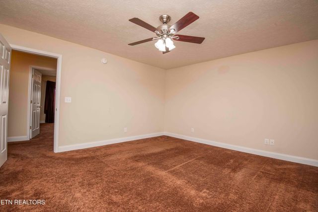 4723 Chesney Meadows Drive, Strawberry Plains, TN 37871