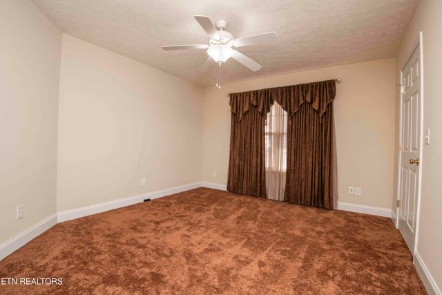 4723 Chesney Meadows Drive, Strawberry Plains, TN 37871