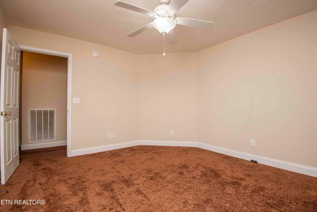 4723 Chesney Meadows Drive, Strawberry Plains, TN 37871