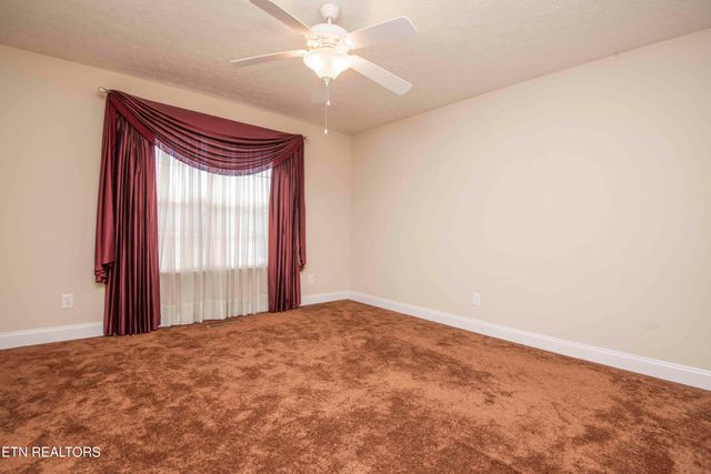 4723 Chesney Meadows Drive, Strawberry Plains, TN 37871