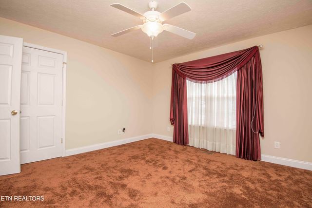 4723 Chesney Meadows Drive, Strawberry Plains, TN 37871