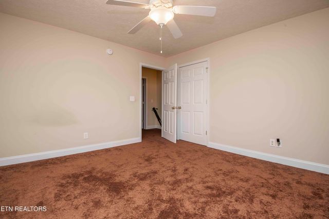 4723 Chesney Meadows Drive, Strawberry Plains, TN 37871