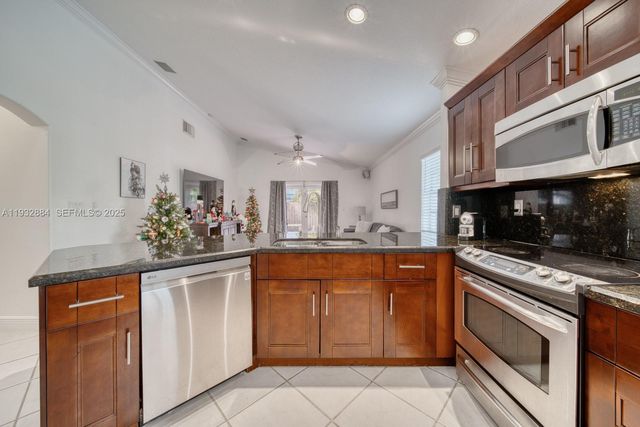 10036 SW 165th Ct, Miami, FL 33196