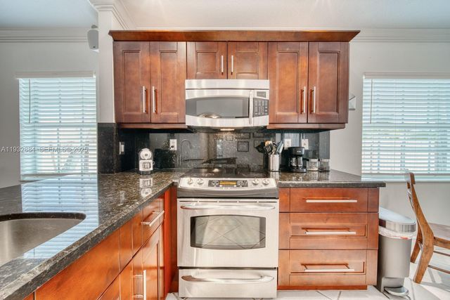 10036 SW 165th Ct, Miami, FL 33196