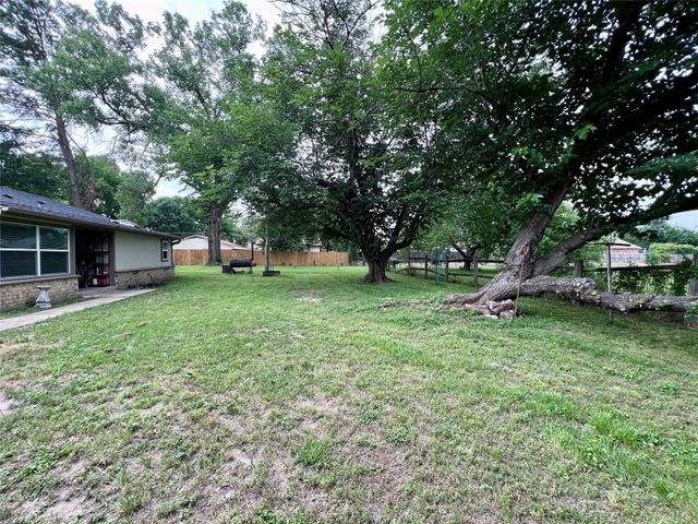 6725 Hewitt Street, North Richland Hills, TX 76182