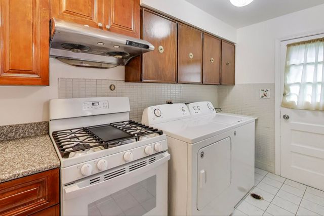 412 LAVERGNE Avenue, Wilmette, IL 60091