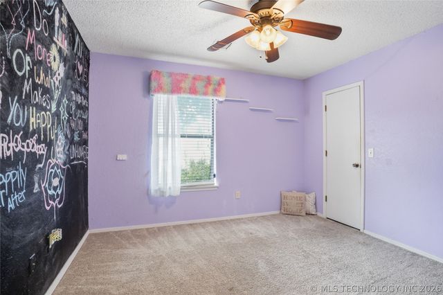 4214 W Urbana Court, Broken Arrow, OK 74012