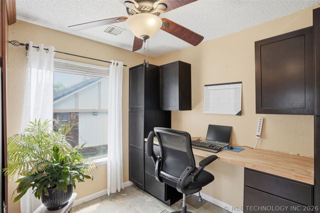 4214 W Urbana Court, Broken Arrow, OK 74012