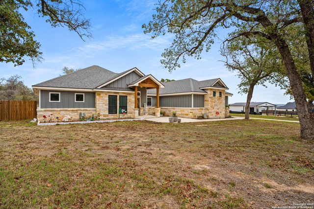 112 Archer Ridge Dr, La Vernia, TX 78121