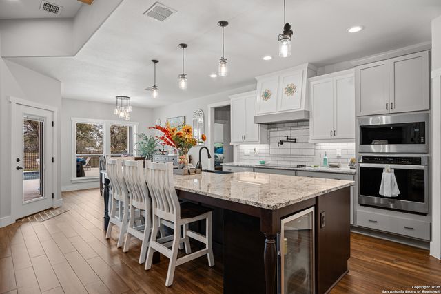 112 Archer Ridge Dr, La Vernia, TX 78121