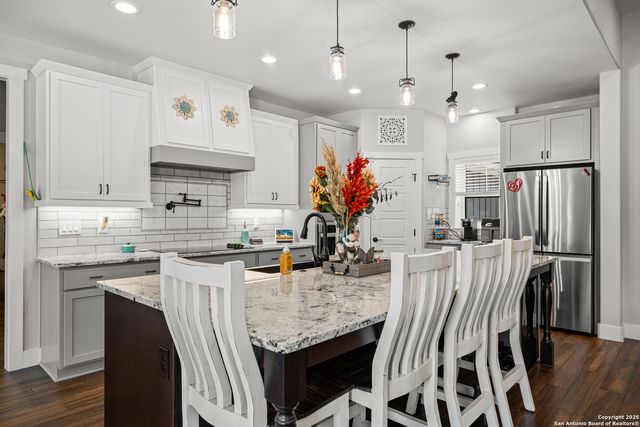 112 Archer Ridge Dr, La Vernia, TX 78121