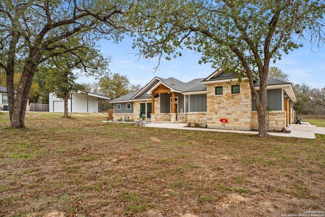 112 Archer Ridge Dr, La Vernia, TX 78121