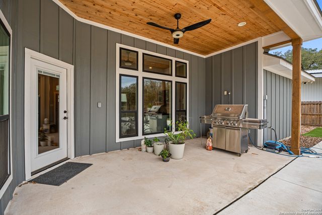 112 Archer Ridge Dr, La Vernia, TX 78121