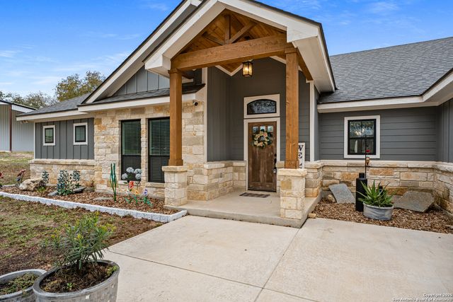 112 Archer Ridge Dr, La Vernia, TX 78121