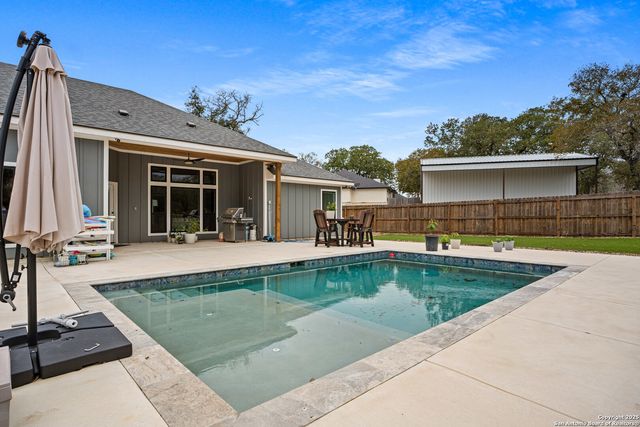 112 Archer Ridge Dr, La Vernia, TX 78121