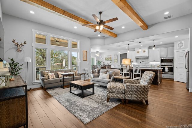 112 Archer Ridge Dr, La Vernia, TX 78121