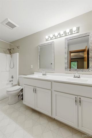 706 Norwood Terrace, Lake St Louis, MO 63367