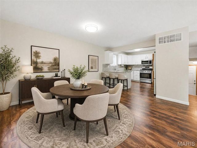706 Norwood Terrace, Lake St Louis, MO 63367