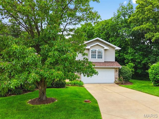 706 Norwood Terrace, Lake St Louis, MO 63367