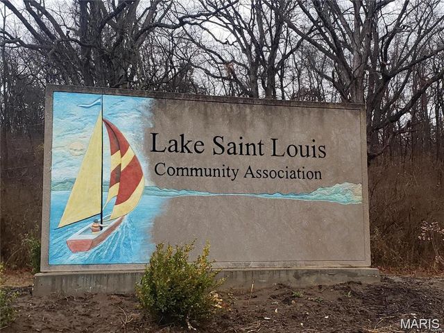 706 Norwood Terrace, Lake St Louis, MO 63367
