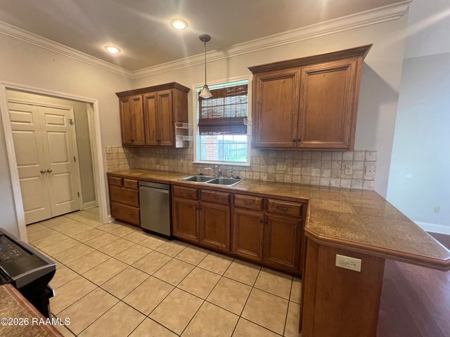 114 Country Village Drive, Youngsville, LA 70592