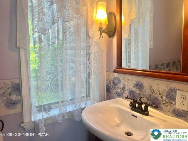 111 West Broadway, Jim Thorpe Boro, PA 18229