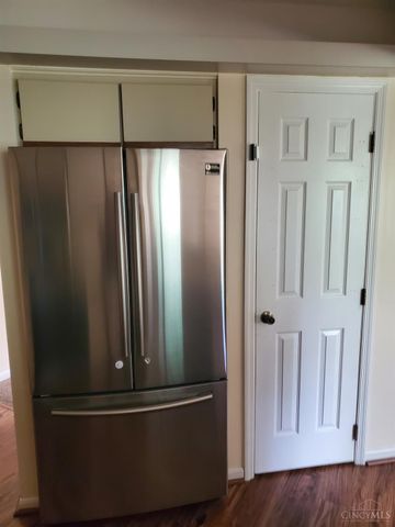 256 Centerbury Court, Springdale, OH 45246