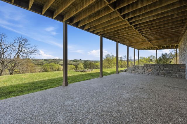 579 Ford Rd, Lebanon, TN 37087