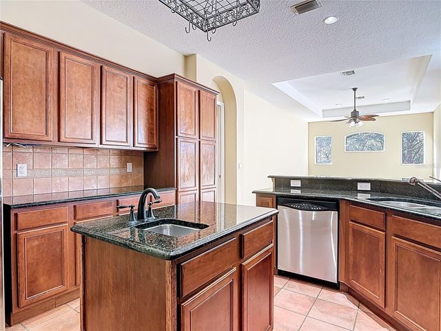 949 HAWK LANDING, Fruitland Park, FL 34731