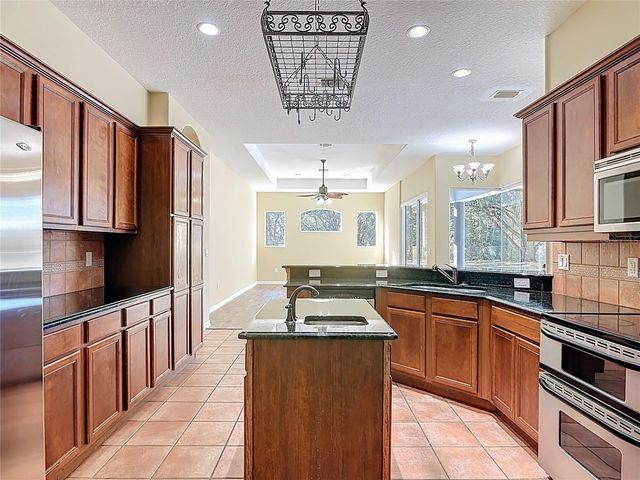 949 HAWK LANDING, Fruitland Park, FL 34731