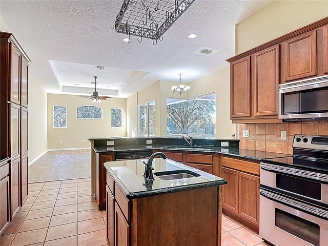 949 HAWK LANDING, Fruitland Park, FL 34731