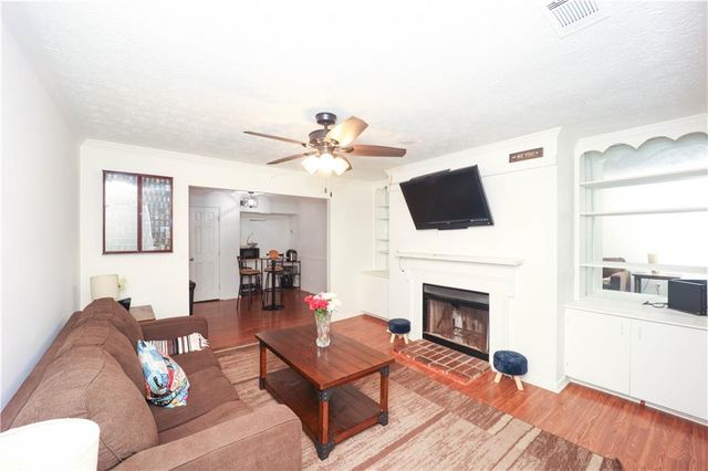 1909 Brian Way, Decatur, GA 30033