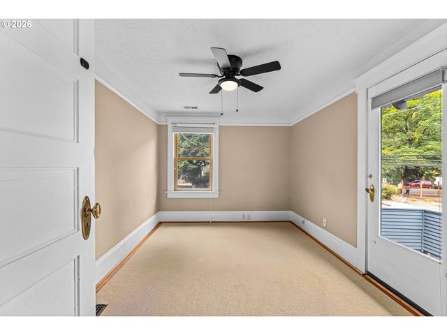 216 S IOWA St, Portland, OR 97239