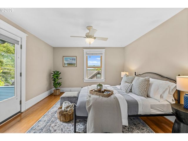 216 S IOWA St, Portland, OR 97239