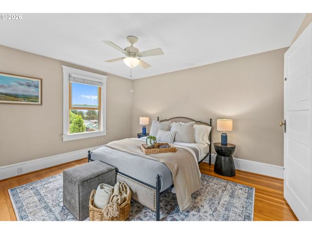 216 S IOWA St, Portland, OR 97239