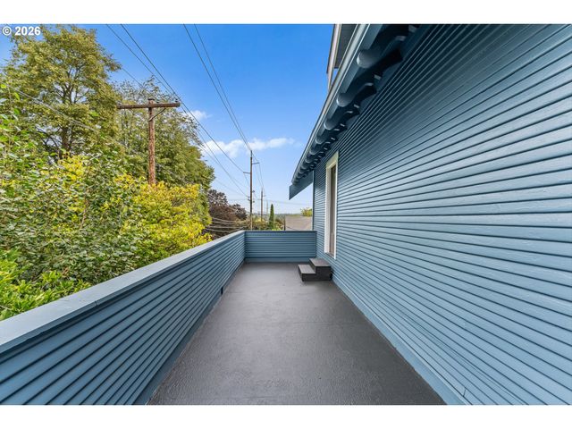 216 S IOWA St, Portland, OR 97239