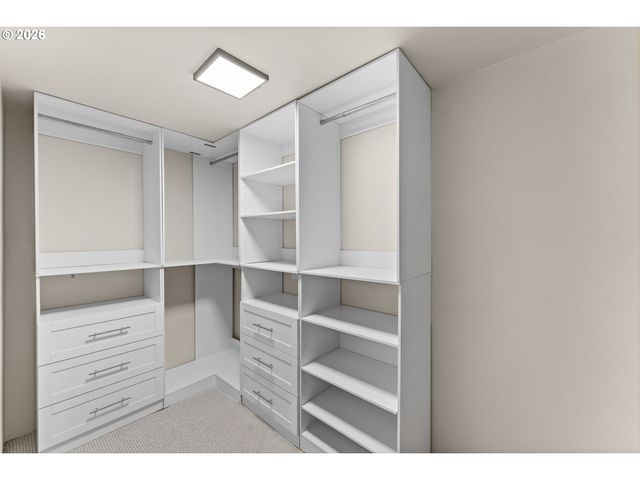 216 S IOWA St, Portland, OR 97239