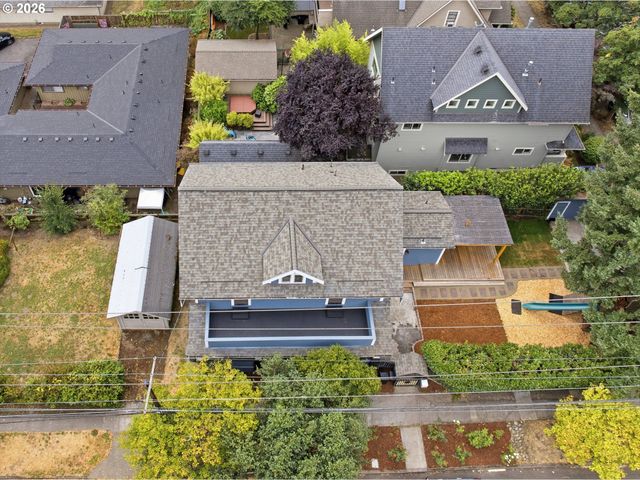 216 S IOWA St, Portland, OR 97239