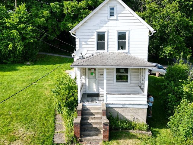233 Spang Ave, Leechburg Boro, PA 15656