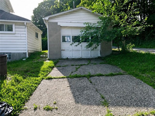 233 Spang Ave, Leechburg Boro, PA 15656