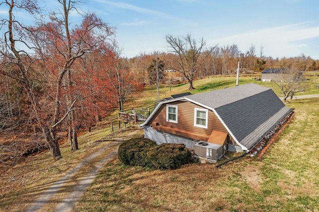 1603 Coon Hunt Rd, Baxter, TN 38544