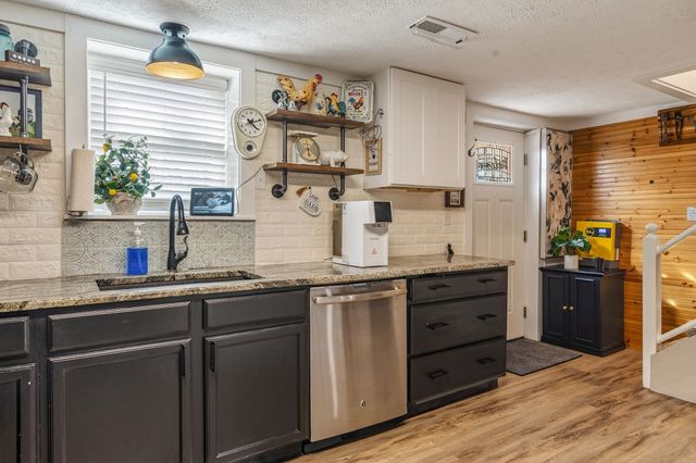 1603 Coon Hunt Rd, Baxter, TN 38544