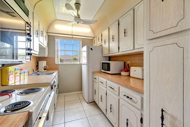 1245 High Point Place S C, Delray Beach, FL 33445