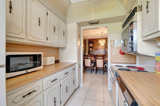 1245 High Point Place S C, Delray Beach, FL 33445